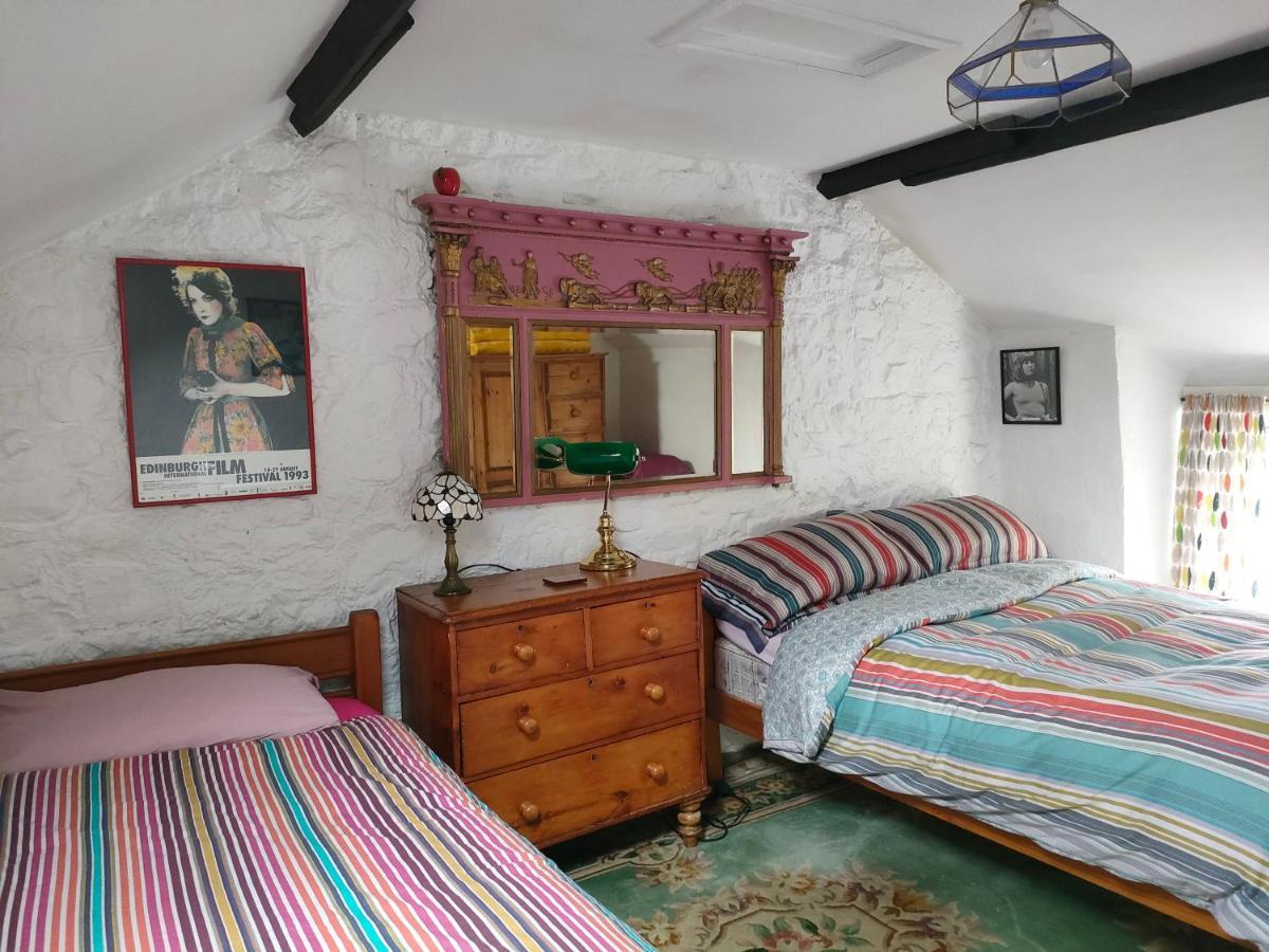 Apple Cottage Brynamman ภายนอก รูปภาพ